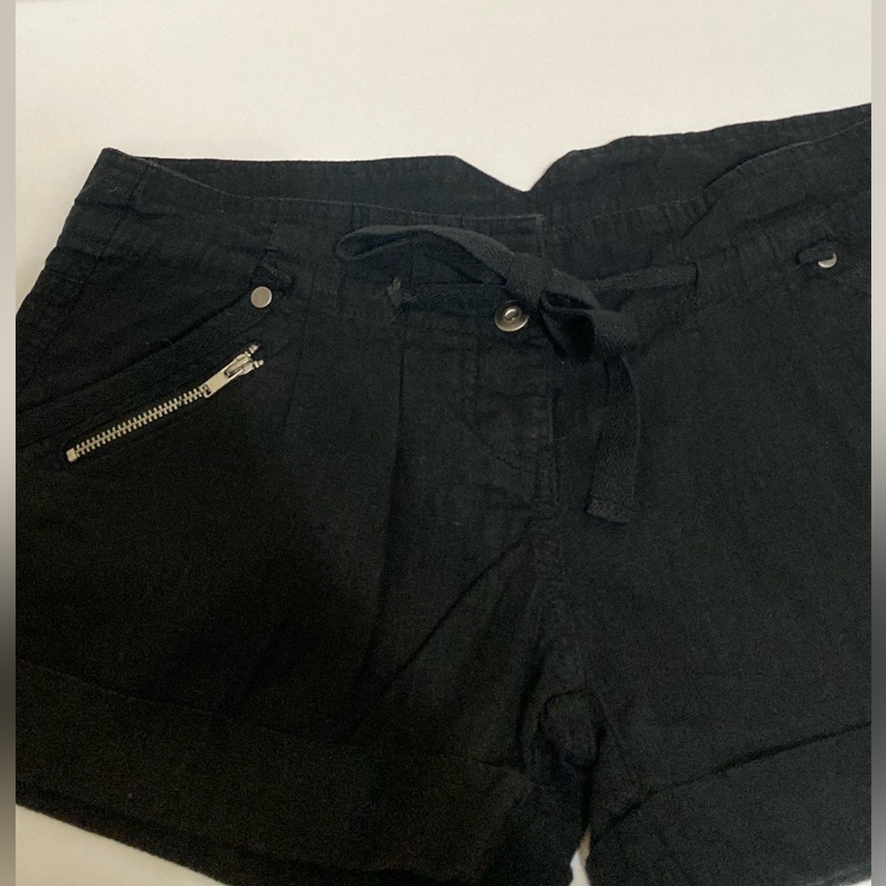 Max Rave Linen Shorts - Picture 2 of 13